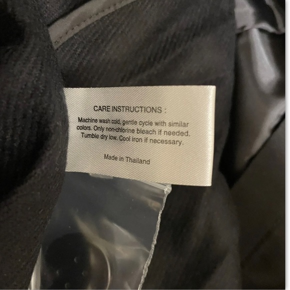 GALLERY Hooded Raincoat with Liner Black - Picture 7 of 12